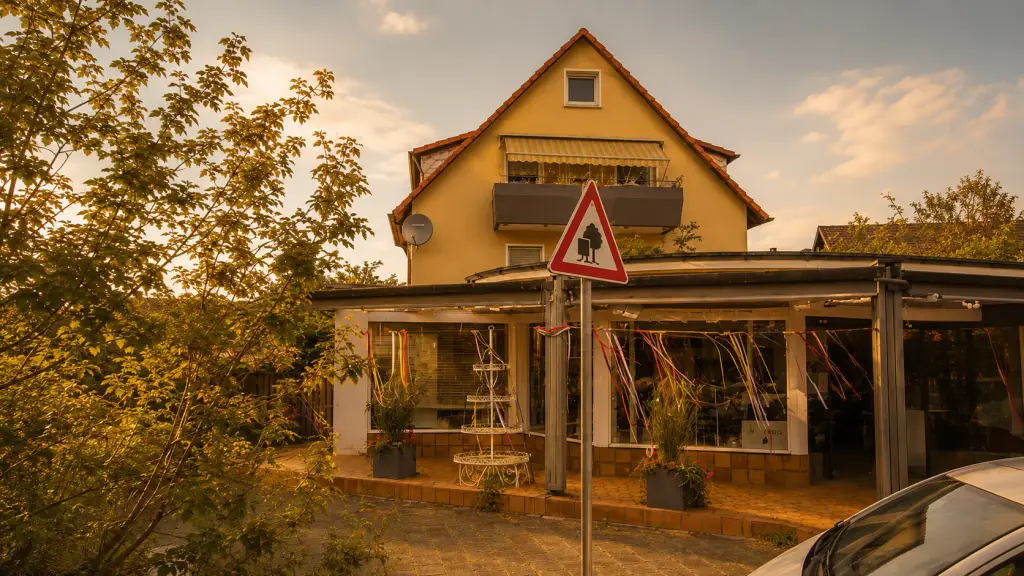 Mehrfamilienhaus in Mannheim-Feudental, Gewerbe und Wohnen
