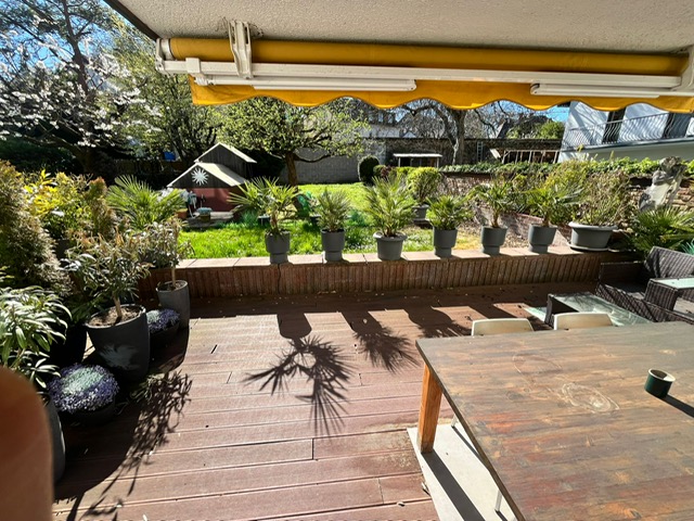 Terrasse mit Markise