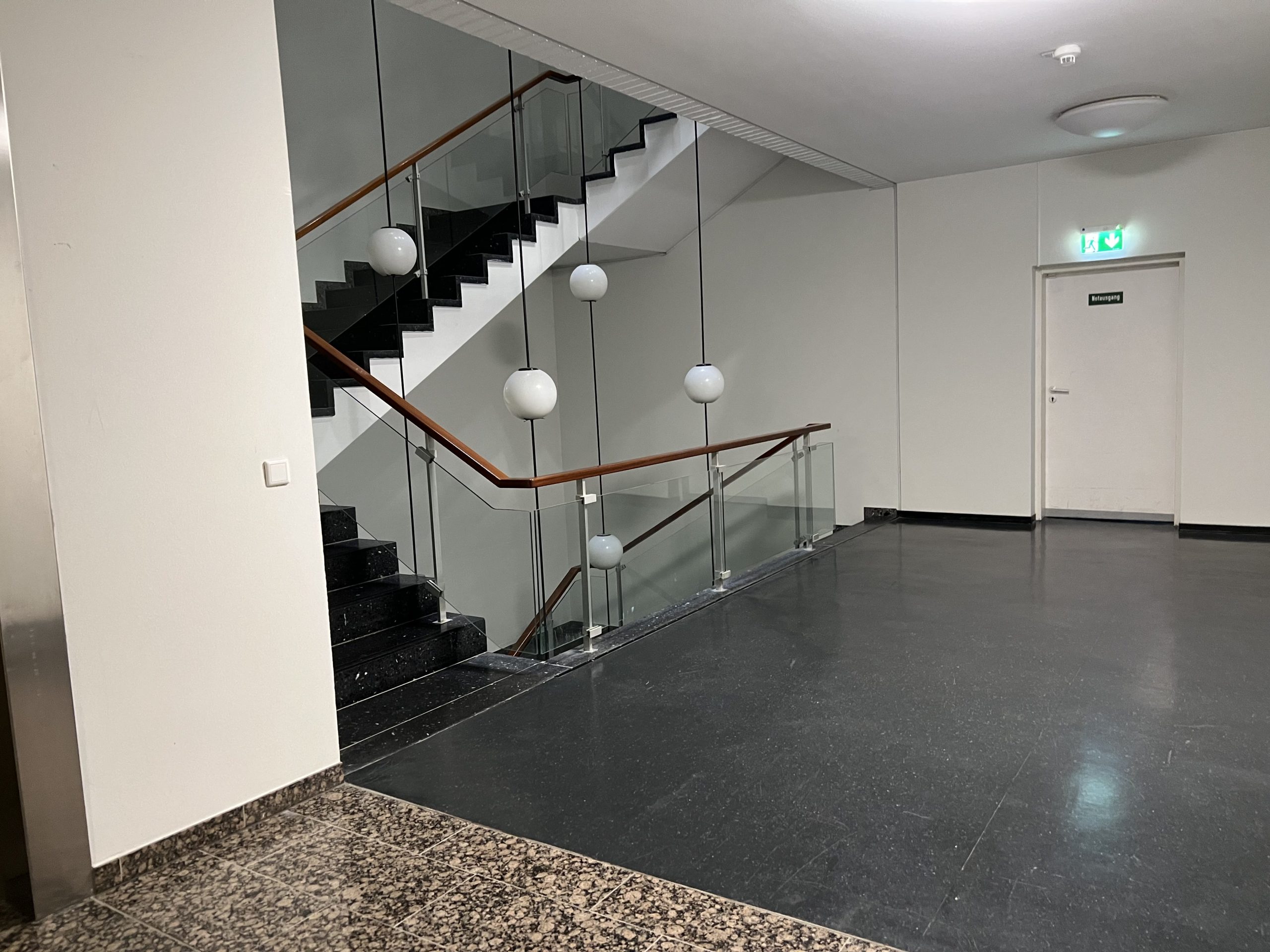 Treppenhaus bei Shurgard in Wiesbaden-Biebrich